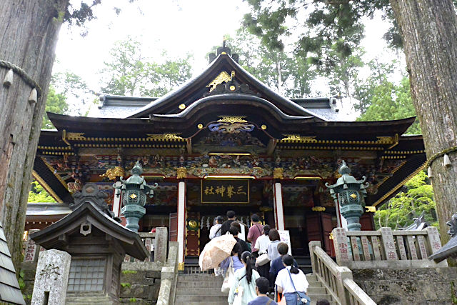 三峯神社の拝殿