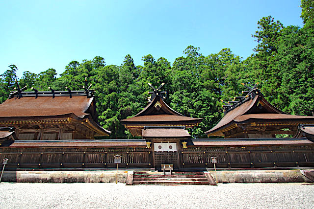 熊野本宮大社の社殿（結宮／本宮／若宮）