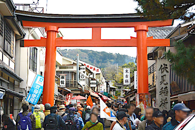 伏見稲荷大社の神幸通り