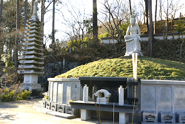 十三層塔と和合廟