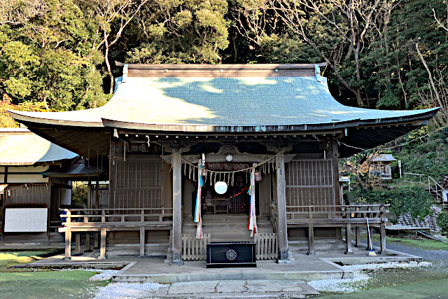 洲崎神社・拝殿