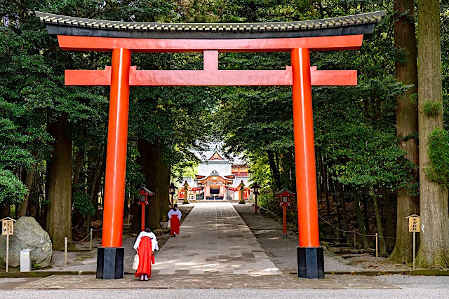 霧島神宮の三の鳥居