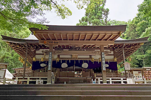 枚岡神社