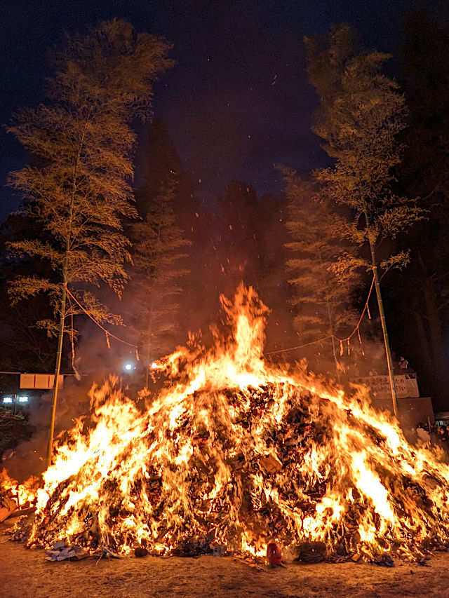 大崎八幡宮のどんと祭（松焚祭）