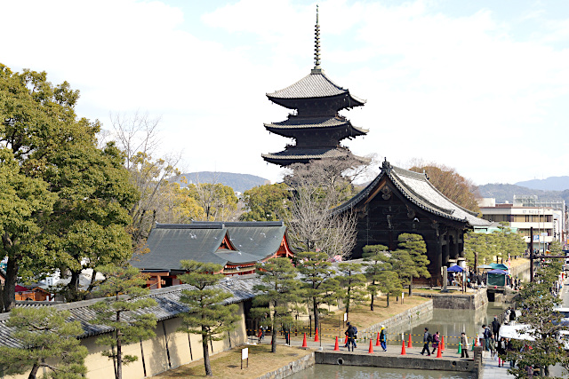 東寺・終い弘法・骨董市